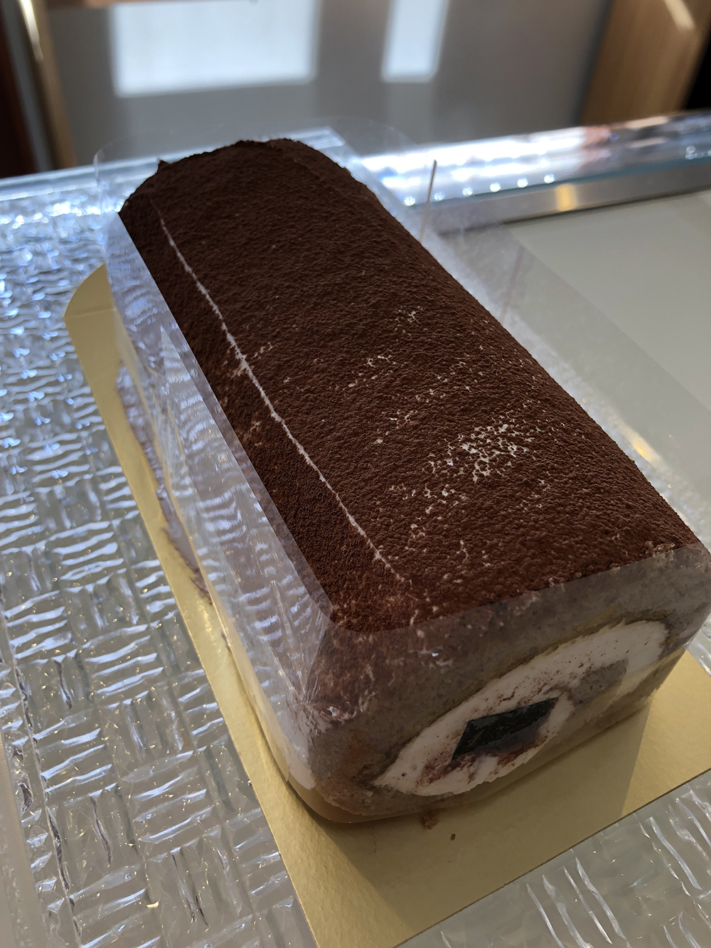 ティラミスロールケーキ